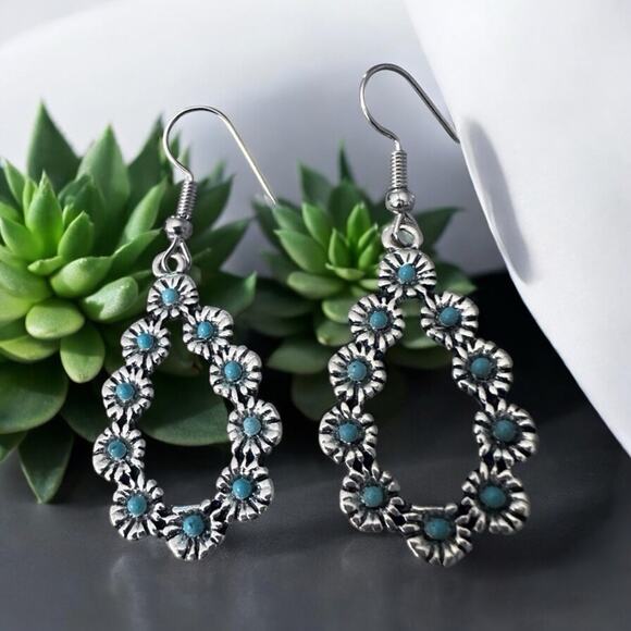 Jewelry - Bohemian teardrops 2inches earring Silver and Blue Floral Earrings